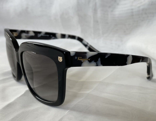 Salvatore Ferragamo SF676S-001-55 55mm